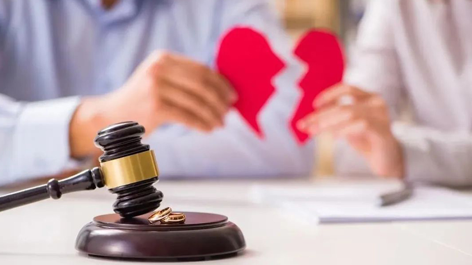 男方不同意离婚也不出庭，一次起诉助女方成功离婚