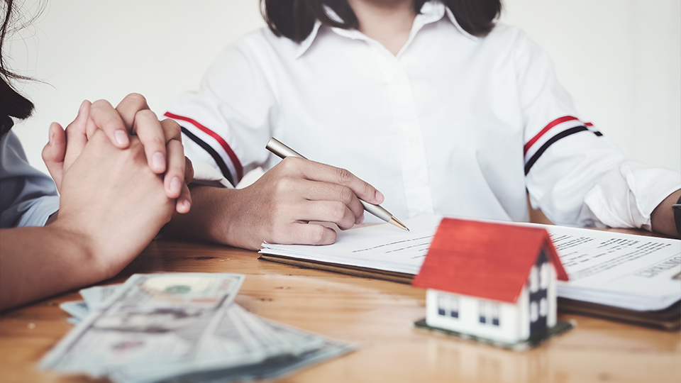 父母去世遗产由谁来继承